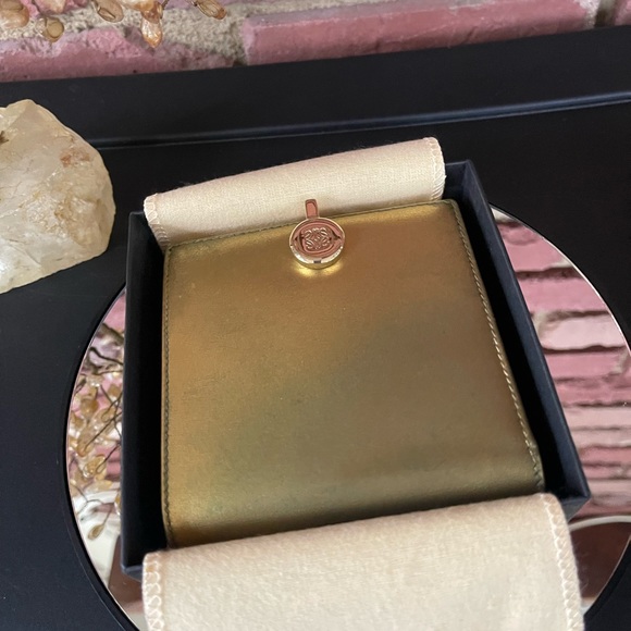 Loewe Gold Wallet - Picture 2 of 13